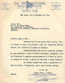 Carta comercial remetida pela S. A. Panamericana Material Fotográfico, destinada ao Dr. Cunha Bue...